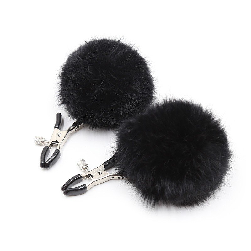 PINZAS CON POMPONES PARA PEZONES